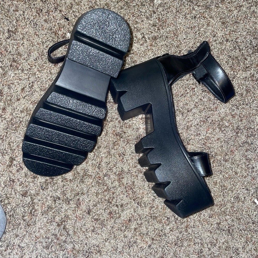 Ankle strap platform sandals